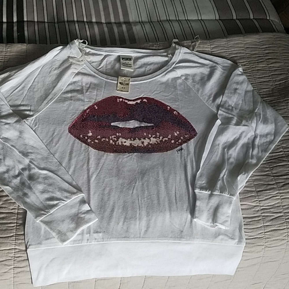 New w/tags PINK Lips Longsleeve Size S